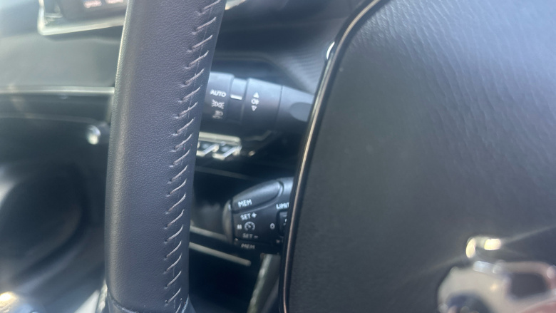 Peugeot 208 1.2 PureTech 100 Allure Premium + 5dr Petrol Hatchback